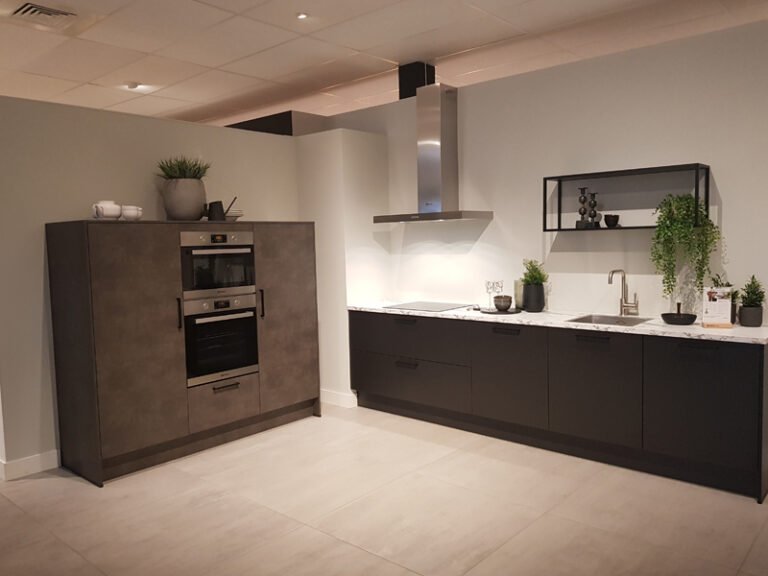 Goedkope moderne keuken | Showroomkeuken | Eigenhuis Keukens