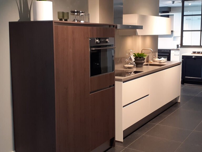 ECOOK Plus greeploze keuken eiken - wit | Eigenhuis Keukens