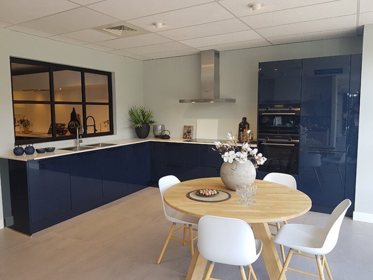 ECOOK Xclusiv blauwe hoekkeuken | Showroomkeuken | Eigenhuis Keukens