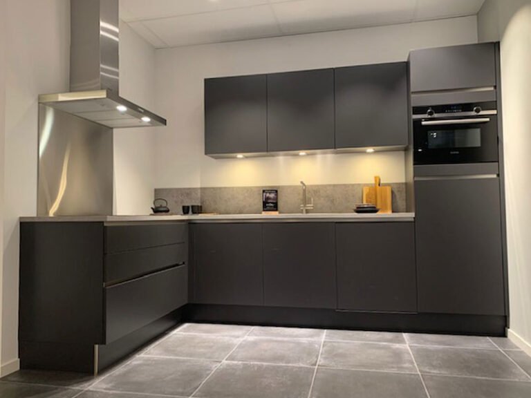 zwart greeploze keuken | Eigenhuis Keukens